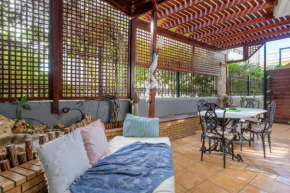 Spacious Family House Near The Beach